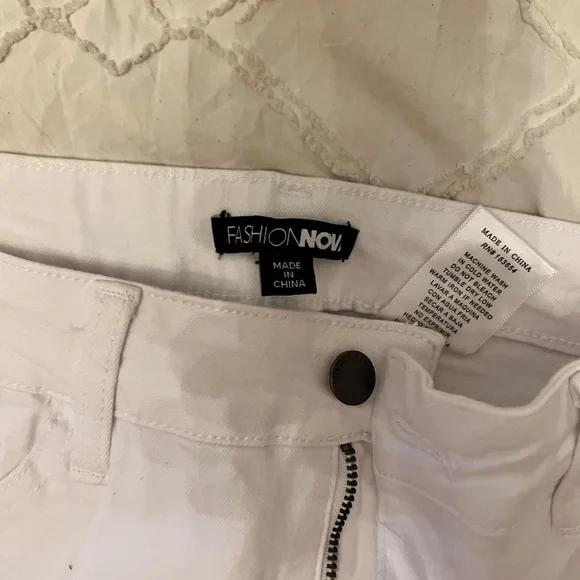 Fashion Nova White Jeans - Picture 2 of 3